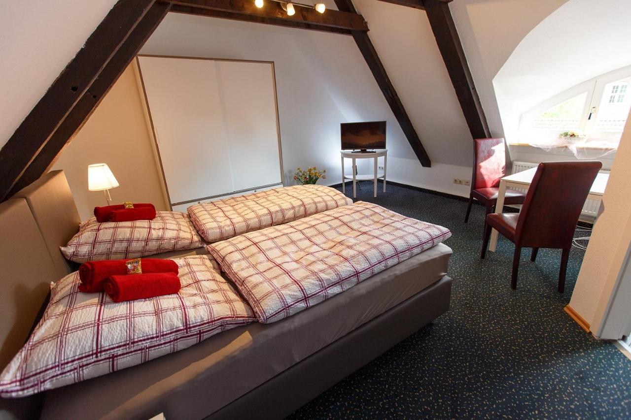 Pension Altes Burghotel Нойштадт-Глеве Экстерьер фото